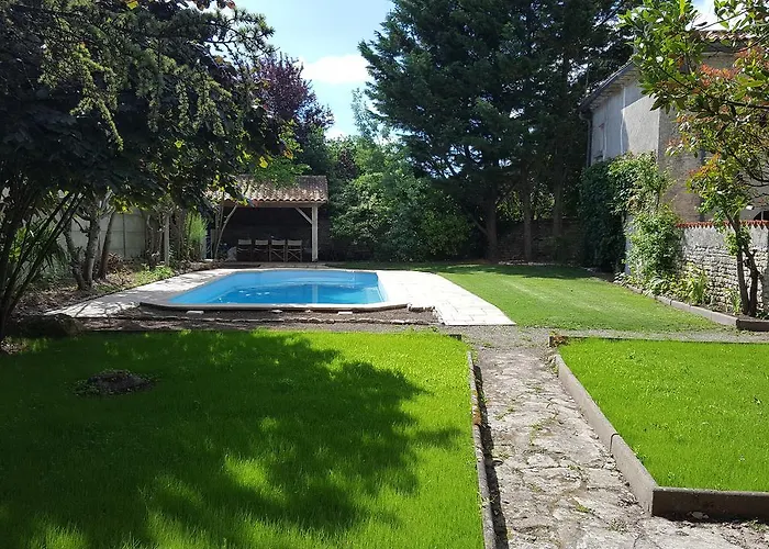 克洛泽拉酒店 住宿加早餐酒店 Champagné-les-Marais